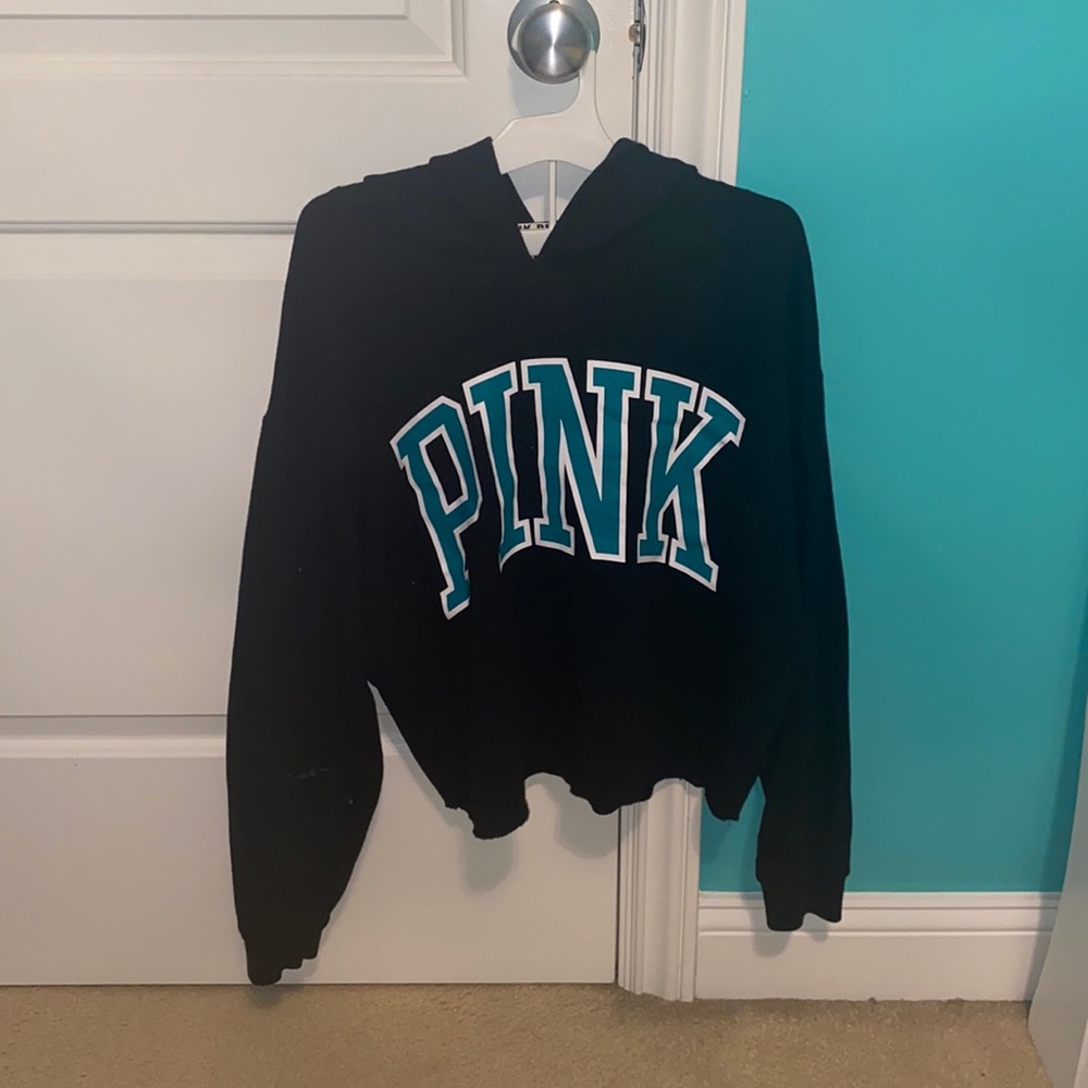 Pink sweatshirt. Cropped. Size M.
